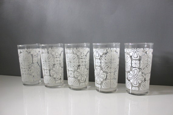 White Flower Power Vintage Glass Tumblers Set of 5