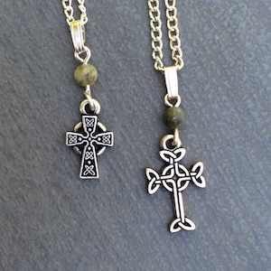 Collar con colgante de cruz celta de mármol de Connemara. Colgante irlandés joyería irlandesa collar irlandés recuerdo irlandés crucifijo de regalo irlandés