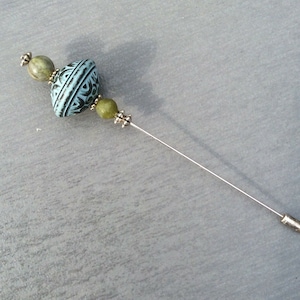 Marbre du Connemara, chapeau écharpe kilt châle broche épinglette cadeau bijoux Kilkenny. Broche irlandaise de bijoux irlandais. Broche irlandaise Pin Connemara