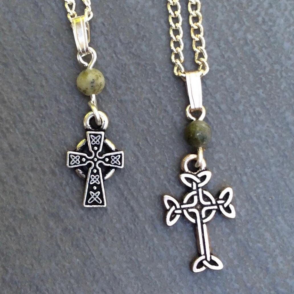 Nuova collana uomo irlandese celtica nodo croce pendente set Nuova collana uomo irlandese celtica nodo croce pendente set