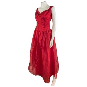 fancy 90s dress 45 Best '90s Halloween Costume Ideas