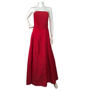 Abito da ballo rosso vintage anni &#39;70 di Scott McClintock: abito formale senza spalline, taglia piccola