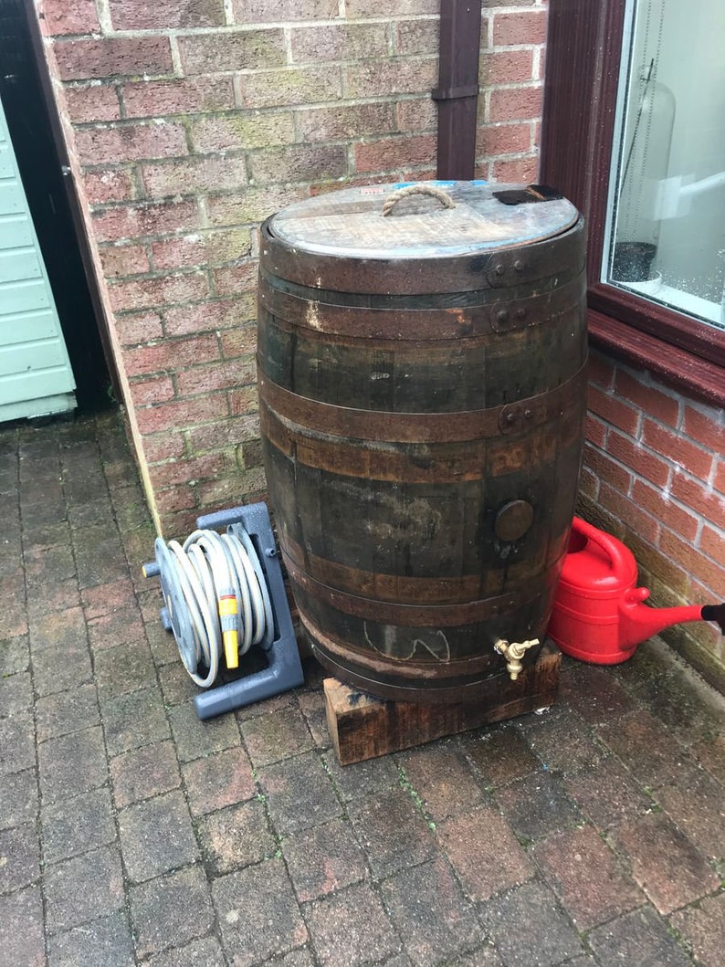 Whiskey Barrel Water Butt 40 Gallon With Brass Tap, Lift Off Lid, Rainwater Diverter And Raised Blocks image 4