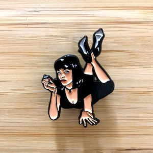 Mia 90s retro Soft Enamel Pin, Soft Enamel Pin, Pop Culture Pins, Enamel Pin Set, Feminist Pin, Girl Power Pin, 1990s Pop Culture Movies