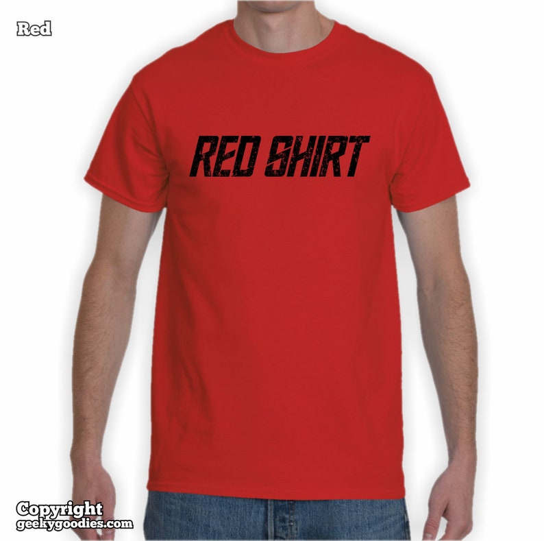 Camisa Roja Camiseta para hombre/unisex / camisas para geeks de todos los fandoms, camisetas geek inspiradas en la ciencia ficción / ciencia ficción, programa de televisión, fanáticos, equipo geek imagen 4