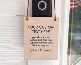 Letrero personalizado No toque ni toque el timbre. No es necesario involucrar a los perros. Letrero para puerta. No molestar.