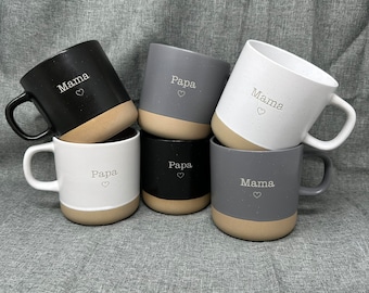 Mama oder Papa Tasse aus Keramik mit 360ml Gravur | Grau - Schwarz - Weiß | Muttertagsgeschenk | Vatertagsgeschenk