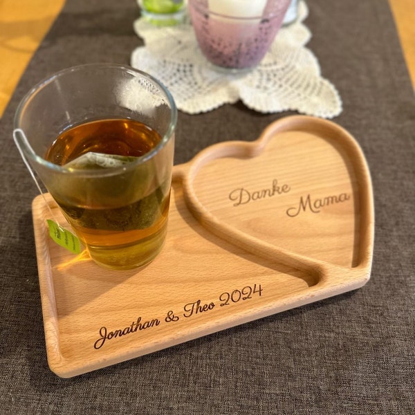 Deine Wunschgravur auf Snack Schale Tablett mit Herz aus Buchenholz - Tolle Geschenkidee zu Ostern, Muttertag oder für die Freundin