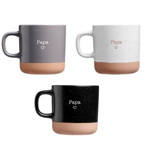 Mom or dad mug made of ceramic with 360ml engraving Gray Black White Mother's Day gift Father's Day gift PAPA rechts v. Griff