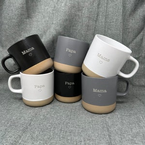 Mama oder Papa Tasse aus Keramik mit 360ml Gravur Grau Schwarz Weiß Muttertagsgeschenk Vatertagsgeschenk Bild 2