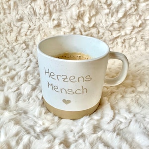 Tasse personalisiert dein Wunschtext auf einer weißen Keramik Tasse mit 360ml Gravur 10 Schriften zur Auswahl Bild 6