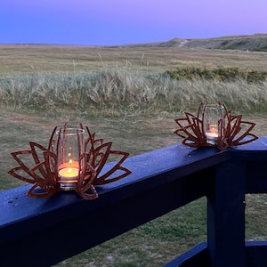Flower lantern with glass insert, garden torch made of Corten steel, tea light, rust | Gift for the garden - Dahlia