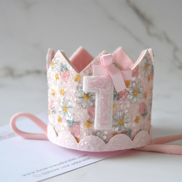 Strawberry first birthday crown | My 1st birthday, cake smash prop