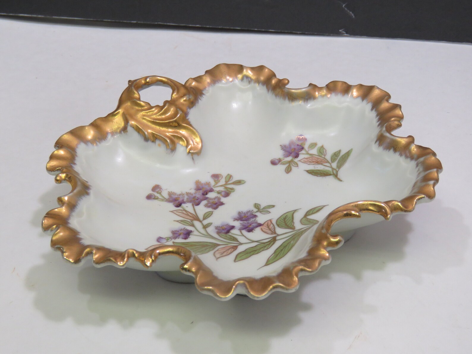 Vintage ARNART JAPAN Gilt Porcelain Leaf Shaped Dish W/ Hand Painted