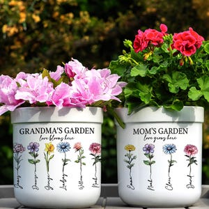 Personalized Flower Pot for Mom, Custom Grandmas Garden Flower Pot, Birth Month Flower Gift for Grandma, Custom Planter Gift for Her