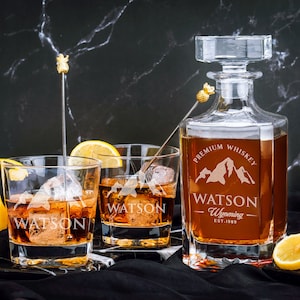 Whiskey Decanter Set Personalized, Custom Decanter, Retirement Gifts for Men, Engraved Decanter, Housewarming Gift, Anniversary Gift for Him