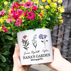 Grandma Gift, Mother's Day Gift, Personalized Gifts for Mom, Flower Pot Custom, Grandmas Garden, Birth Flower Mom Gifts from Daughter, Kids