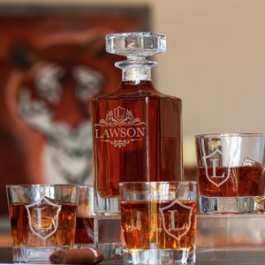 Whiskey Decanter Set Personalized, Barware Set, Groomsmen Gifts, Gifts for Him, Birthday Gifts For Dad, Men Engraved Bottle Whiskey