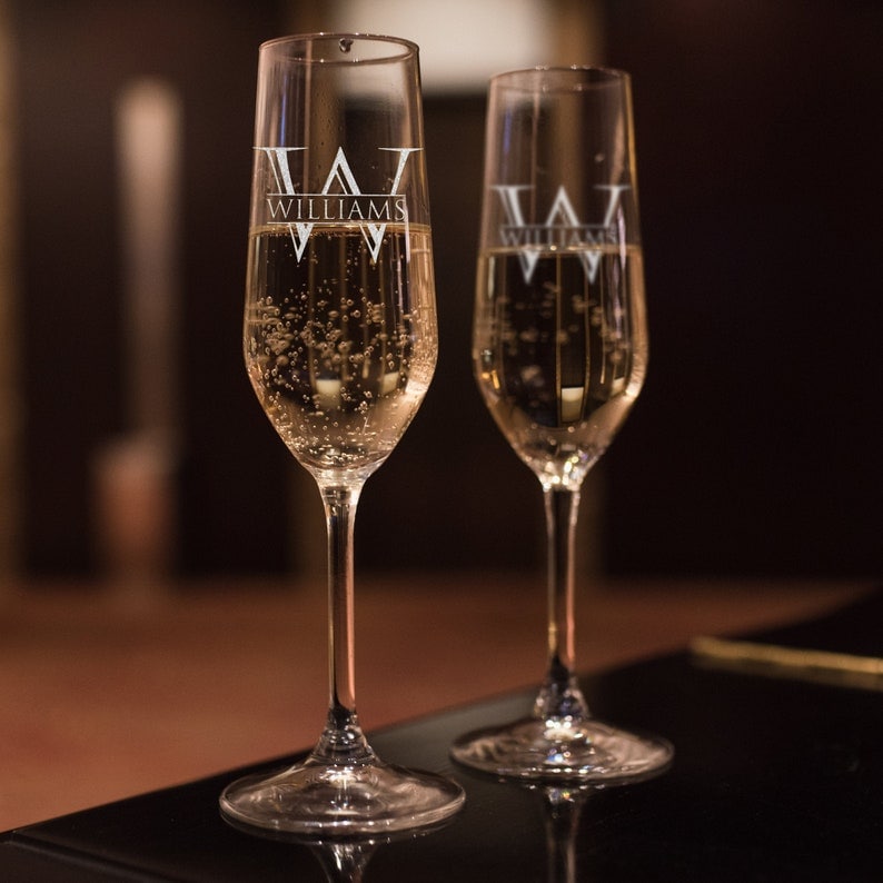 Champagne Flutes Personalized, Engagement Gifts, Engraved Champagne Flutes, Wedding Gift, Wedding Champagne Flutes, Custom Champagne Flutes