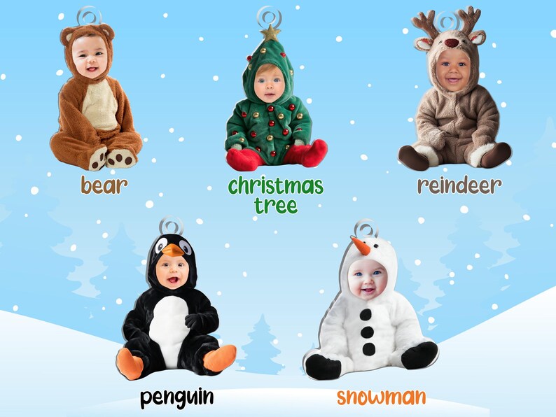 Pu&ograve; includere: Cinque diversi design di addobbi natalizi con bambini vestiti con vari costumi. Gli addobbi includono un orso, un albero di Natale, una renna, un pinguino e un pupazzo di neve.