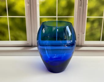 Vintage Cobalt Blue Glass Vase~Mid Century Modern Teardrop 6 3/4" Floral Bouquet Flower Vase~Collectible Cobalt Blue Art Glass Home Decor