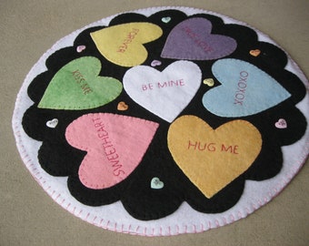 MAIL TO YOU Pattern: Conversation Hearts Penny Rug, Valentine's Day Decoration. Wool, Wool Felt, Applique.