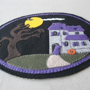 PDF Pattern: Halloween Haunted House Penny Rug, Instant Download, Autumn / Fall Decoration. Wool, Wool Felt, Applique.