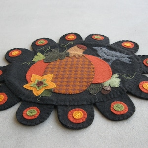PDF Pattern: Pumpkin and Crow Penny Rug, Instant Download, Autumn / Fall Decoration. Wool, Wool Felt, Applique.