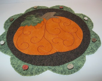 PDF Pattern: Scrolled Pumpkin Penny Rug, Instant Download, Autumn / Fall Decoration. Wool, Wool Felt, Applique.