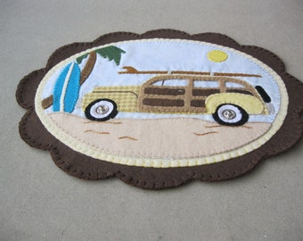 MAIL To You Pattern: Surfing with Woody Penny Rug, Summer Decoration.  Wool, Wool Felt Applique