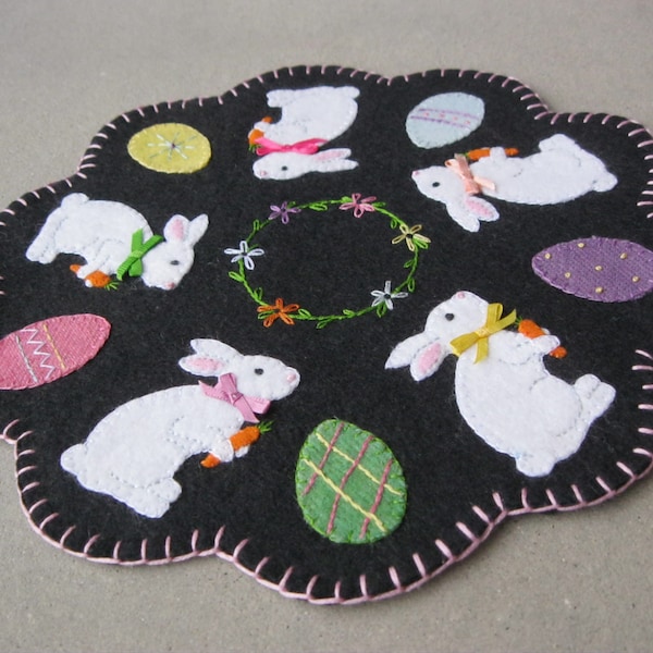 PDF Pattern: Bunny and Egg Penny Rug, Instant Download, Spring / Easter Decoration.  Wool, Wool Felt, Applique.