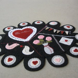 MAIL To You Pattern: Sweetheart Penny Rug, Instant Download, Valentine&#39;s Day Decoration. Wool, Wool Felt, Applique.