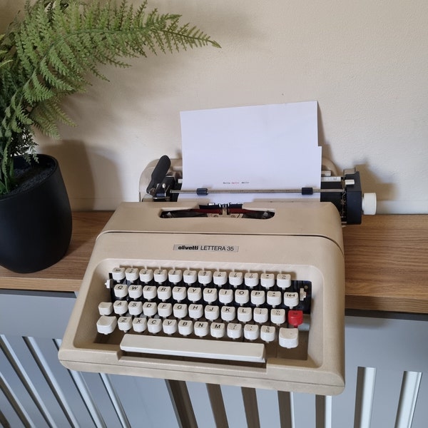 Olivetti 35 1970s Vintage Working Typewriter