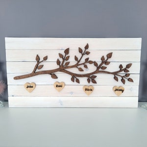 23&#39;&#39; x 12&#39;&#39; Family Branch Letrero de madera para hasta 20 o más miembros, Árbol genealógico con todos los miembros de la familia grabados en los corazones, Arte mural.
