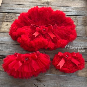 Red Baby Girl Tutu Skirt Bloomers, Ruffle Diaper Cover, Red Pettiskirt, Newborn Baby Shower Gift, Red Toddler Tutu, Valentine’s photo outfit