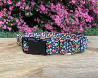 Navy mini flowers dog collar