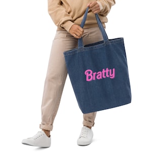 Pink Font Bratty Bio Jeans Tragetasche, Reisetasche, Brat bag Doll Shirt