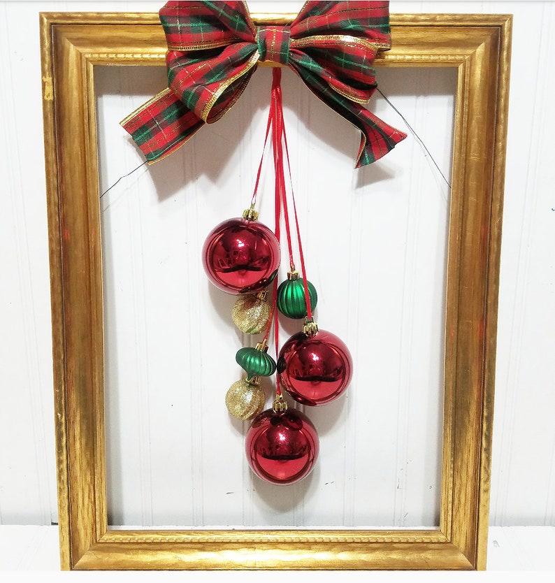 Christmas Picture Frame Wreath