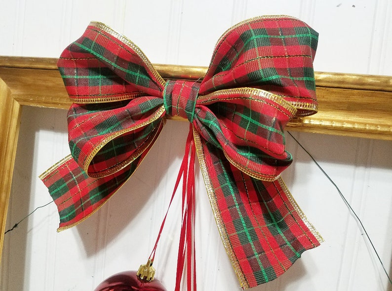 Christmas Picture Frame Wreath