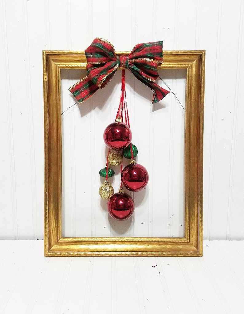 Christmas Picture Frame Wreath