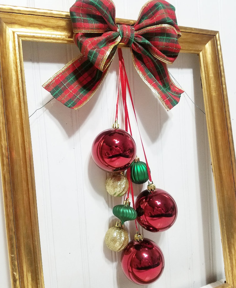 Christmas Picture Frame Wreath