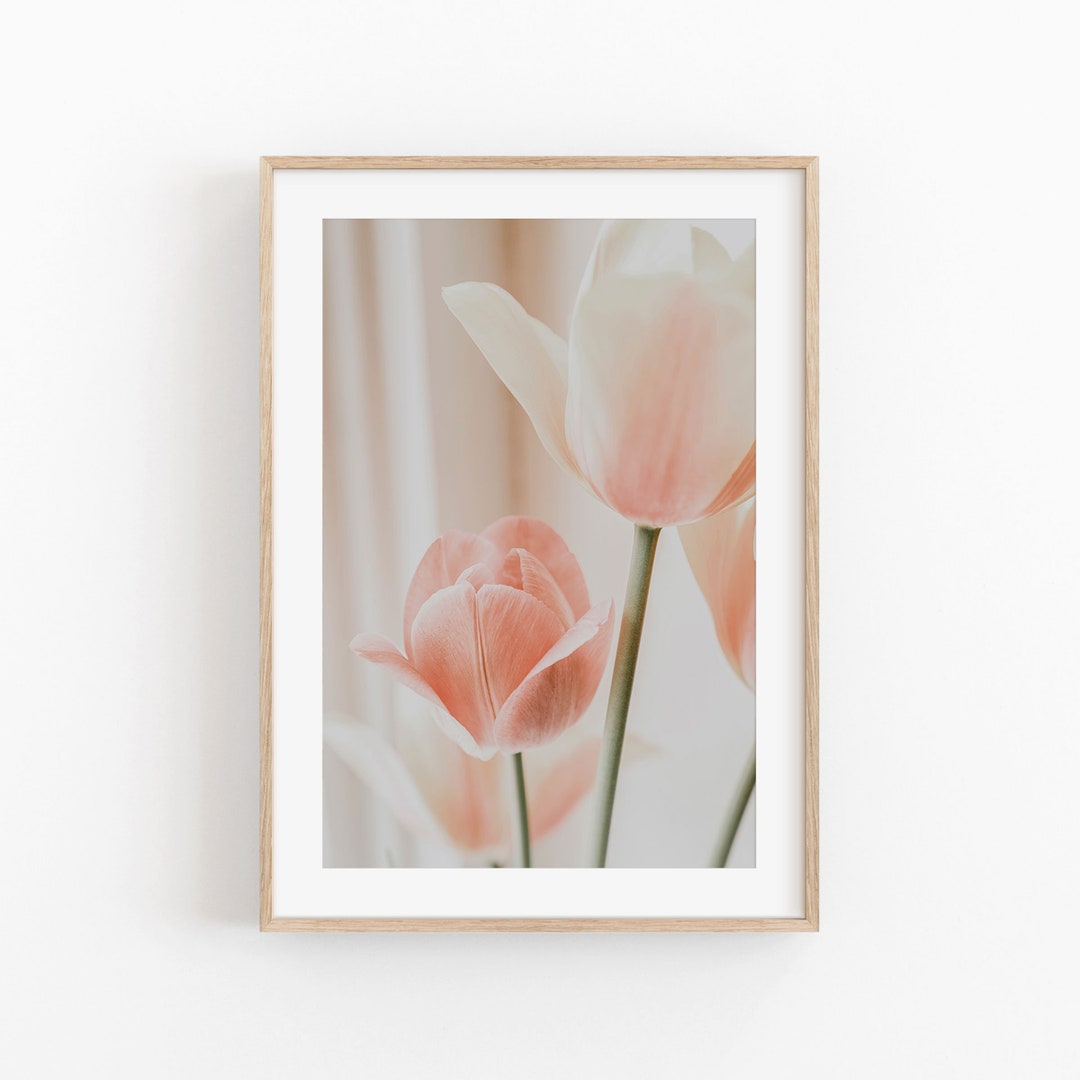 Tulip Print: Modern Minimalist Floral Wall Art (digital Download) - Etsy
