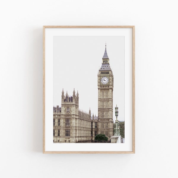 London City Print, Cityscape Wall Art, Photography Art, City View Art Square, Photo Poster, Home Decor Poster, Wall Art, Churchill Arms