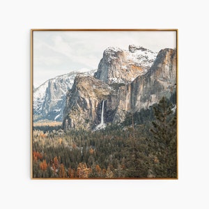 Yosemite Nationalpark Druck, Berglandschaft, Baum Bergnebel, modernes minimalistisches Poster, Wohnkultur, Natur Landschaft Kunstdruck