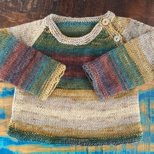 Pull pour bébé et enfant fait main avec boutons en bois (3 mois - 8 ans)