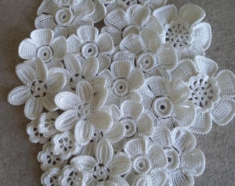 White Crochet 30 pieces Flower Motifs for Wedding Decor Handmade Irish Lace Floral Appliques Bridal Decoration