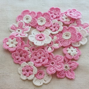 Crocheted mini flowers Set of 25 pieces Little flowers crochet Pink flowers crochet Small crocheted flowers