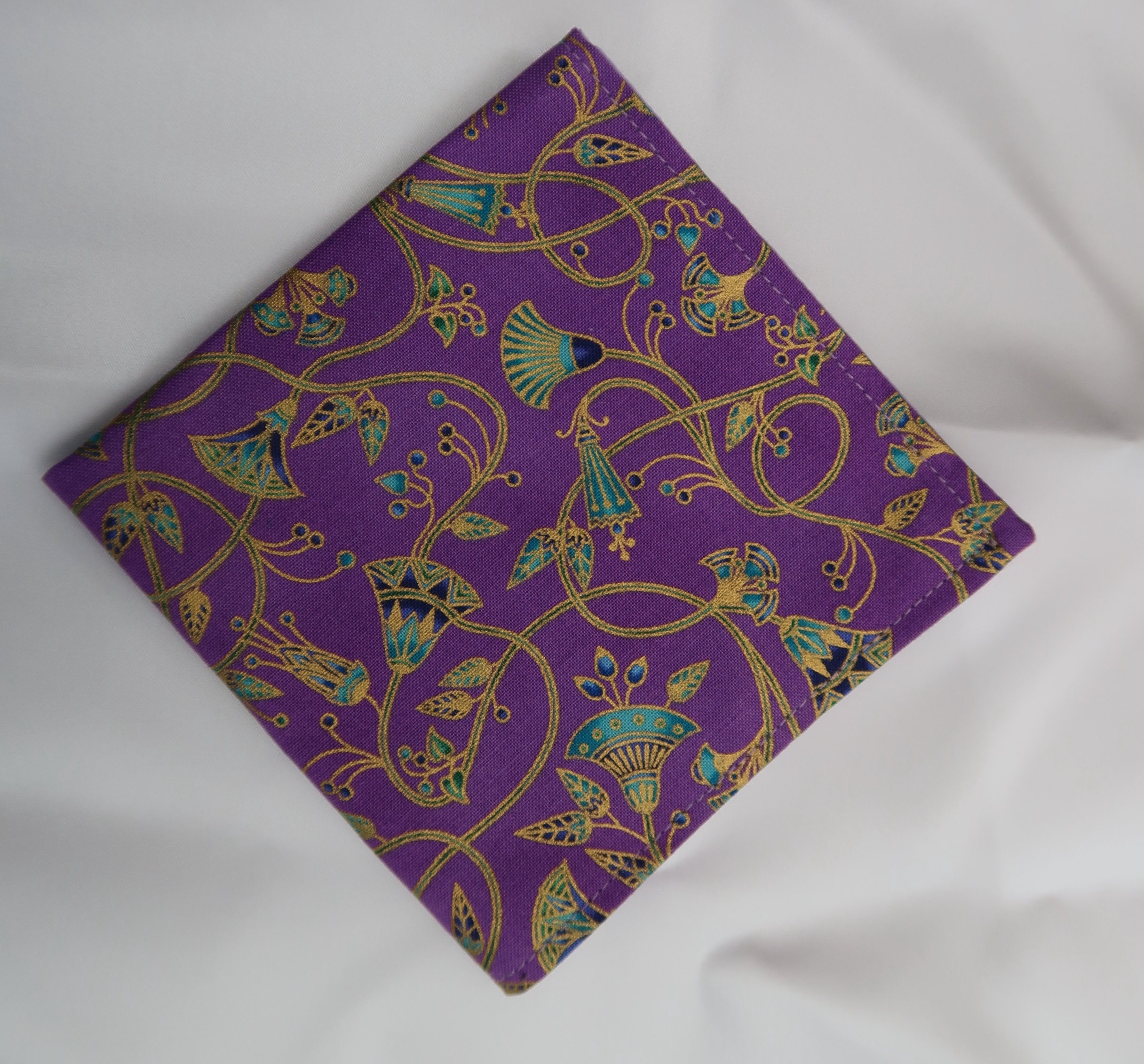 Cravate Ascot Violette Baroque - Élégance et Raffinement à Son Apogée
