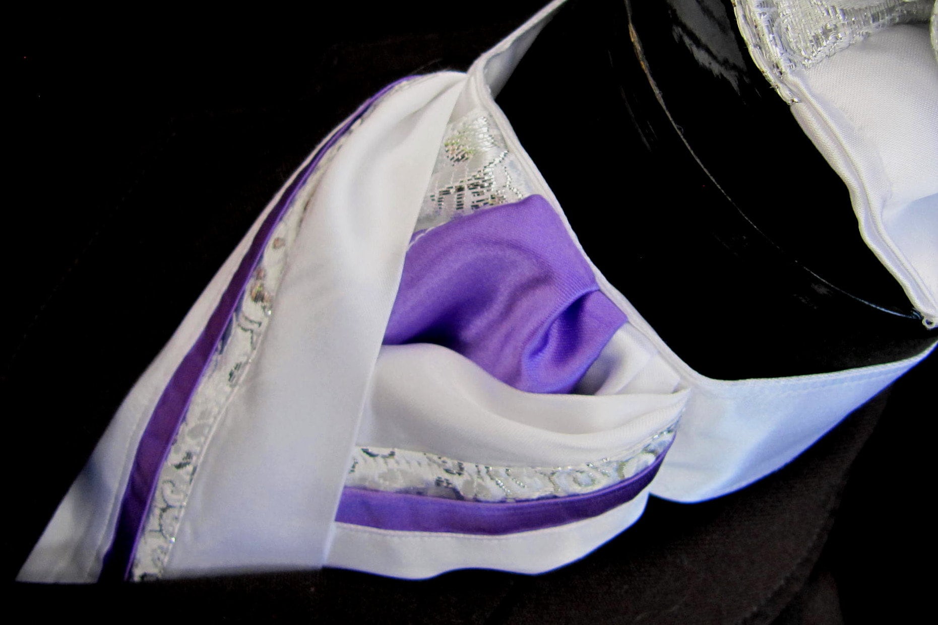 Ready Tied White Lilac Silver Paisley Faux Silk Riding Stock & Scrunchie Ready Tied White Lilac Silver Paisley Faux Silk Riding Stock & Scrunchie