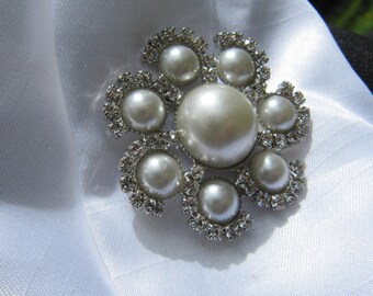 Ready Tied White/Cream Faux Silk Riding Stock & Diamante Victorian Design Pin 